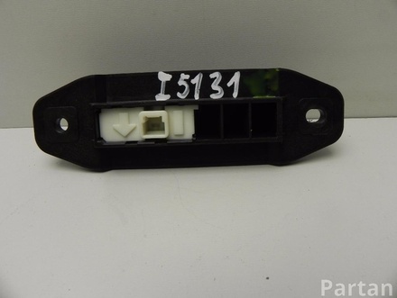 TOYOTA 15C879 AURIS (_E18_) 2015 Boot lid/tailgate button