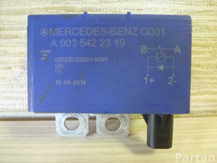MERCEDES-BENZ A 003 542 23 19 / A0035422319 CLA Coupe (C117) 2014 Central battery overload protection