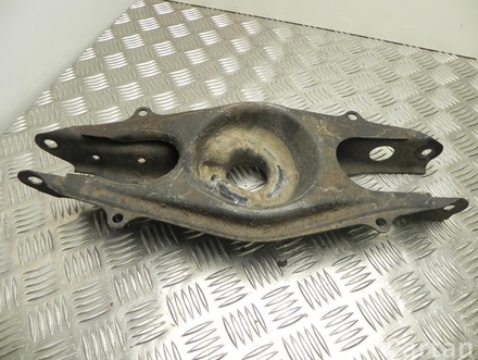 MERCEDES-BENZ A 204 352 04 02 / A2043520402 C-CLASS (W204) 2011 trailing arm