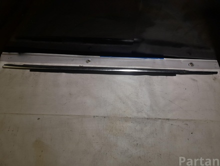VOLVO 30634902 XC90 I 2004 Cover, window frame Right Front