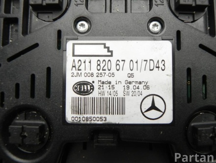 MERCEDES-BENZ A 211 820 67 01 / A2118206701 E-CLASS (W211) 2005 Interior Light