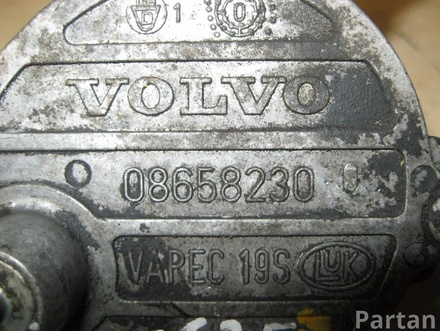 VOLVO 8658230 V70 II (SW) 2004 Vacuum Pump